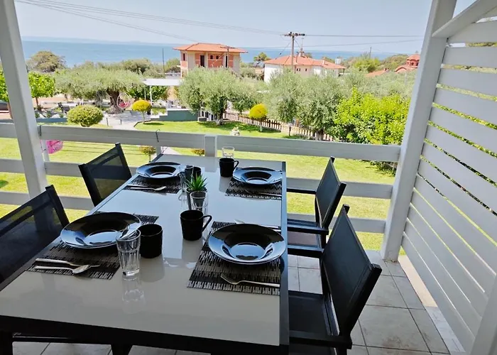 Garlis Apartments