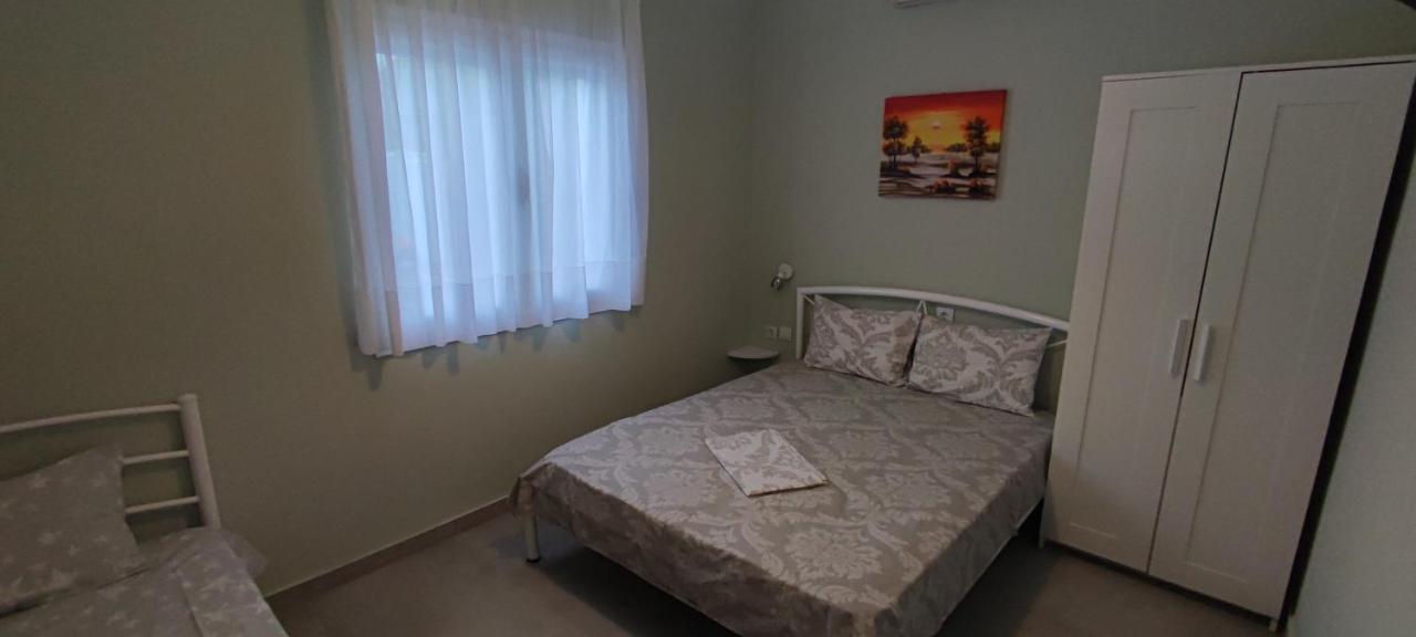 Garlis Apartment